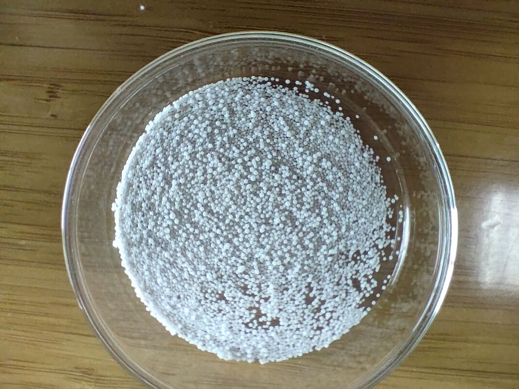عديم الرائحة وشكل الكرة غير مغلفة 93% بوتيرات الصوديوم للمياه